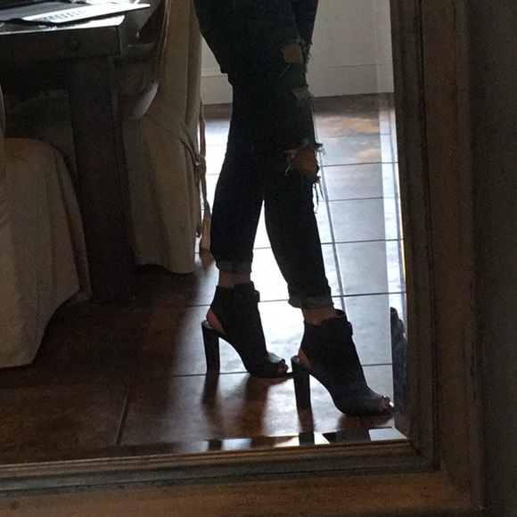 Vince. Black. Open toe bootie. 4” heel - Picture 5 of 5